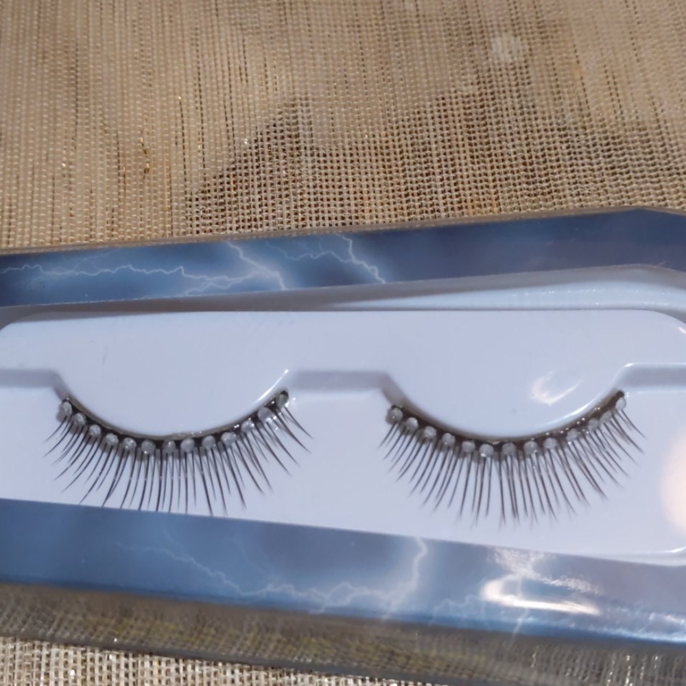 Fantasy makers Diva lashes